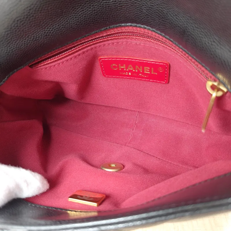 Chanel Crossbody Bag22a Black Grained Calfskin One Size20 × 6 × 15 cm — detail view 11 of 16