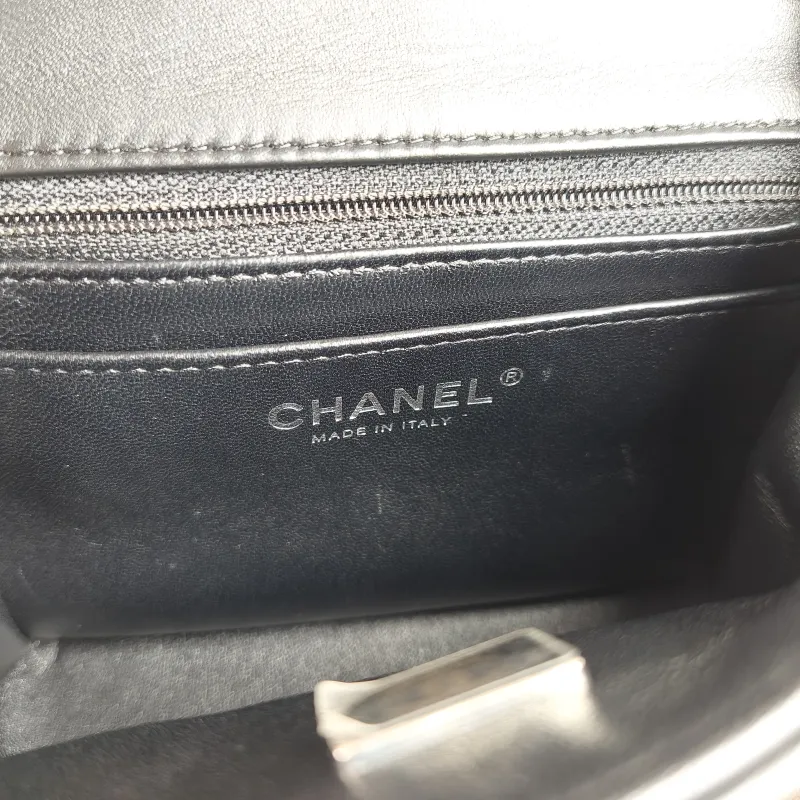 Chanel Crossbody Bag Classic Flap Mini CF Mini Black Lambskin17 × 8 × 13.5 cm — detail view 13 of 13
