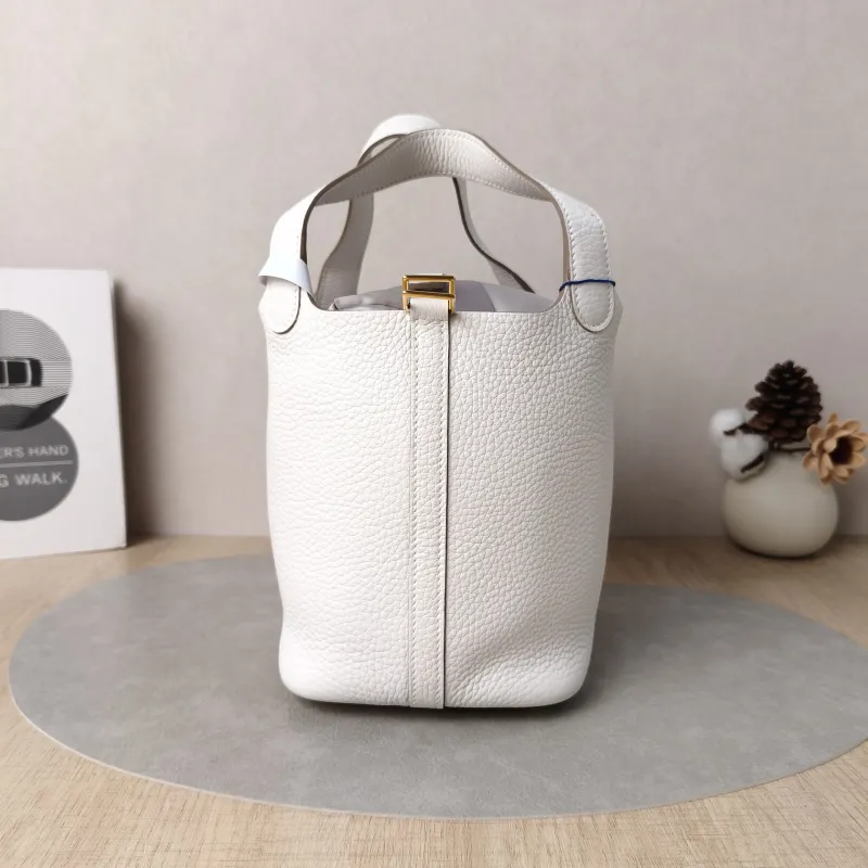 Hermès Top Handle Bag Picotin Lock 18 18M4 Grey Taurillon Clemence TC Calfskin Small18 × 13 × 18 cm