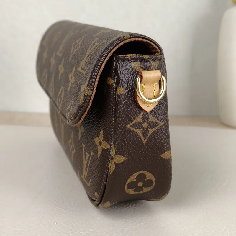 Louis Vuitton Crossbody Bag IVY Monogram PVC Small 23.5 × 4.3 × 12 cm — detail view 9 of 12