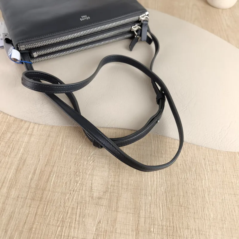 CELINE Crossbody Bag Trio Messenger Bag Grey Lambskin Small 21.5 × 5 × 15 cm — detail view 5 of 11