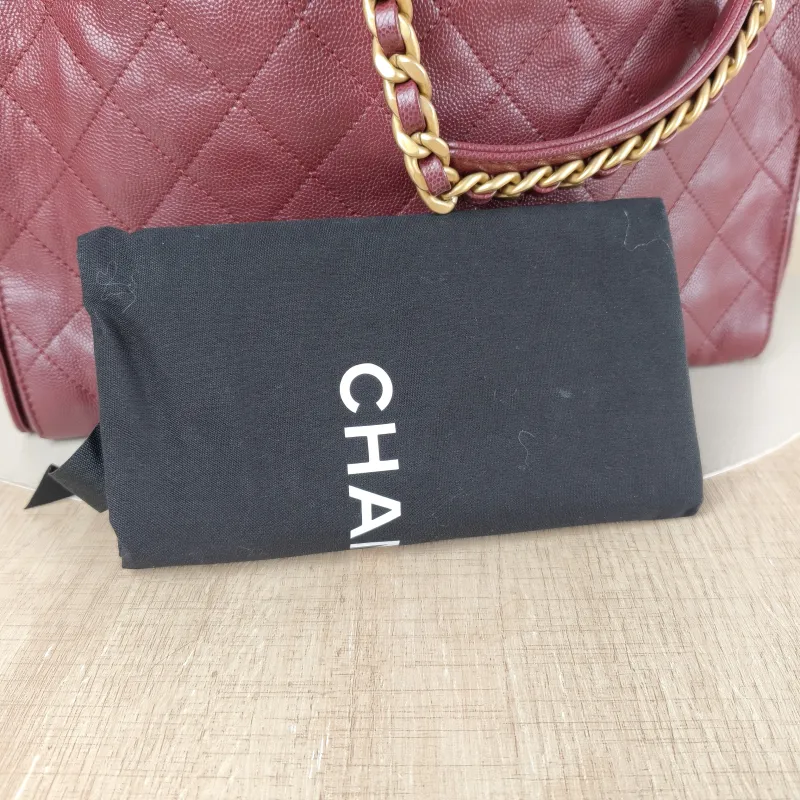 Chanel Shoulder Bag 25Bag Red Grained Calfskin Medium 30 × 15 × 40 cm — detail view 2 of 14