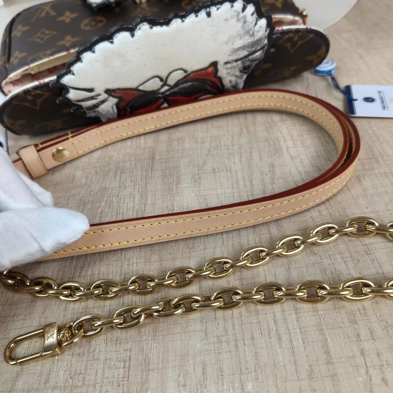 Louis Vuitton Crossbody Bag IVY Monogram PVC Small 23.5 × 4.3 × 12 cm — detail view 11 of 13