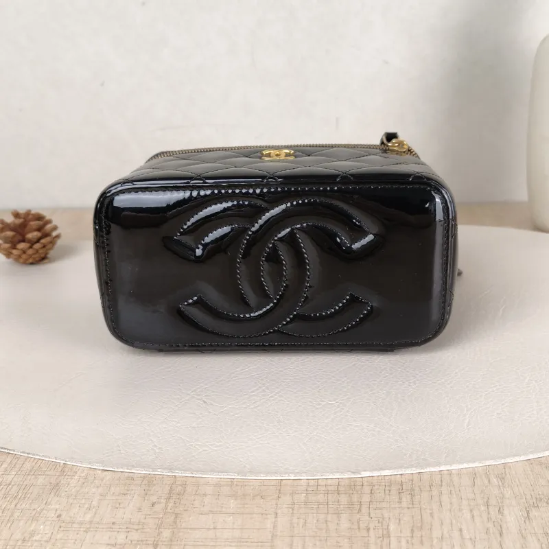 Chanel Crossbody Bag Edition Black Patent Leather One Size16 × 8 × 9.5 cm — cover view 3 of 5