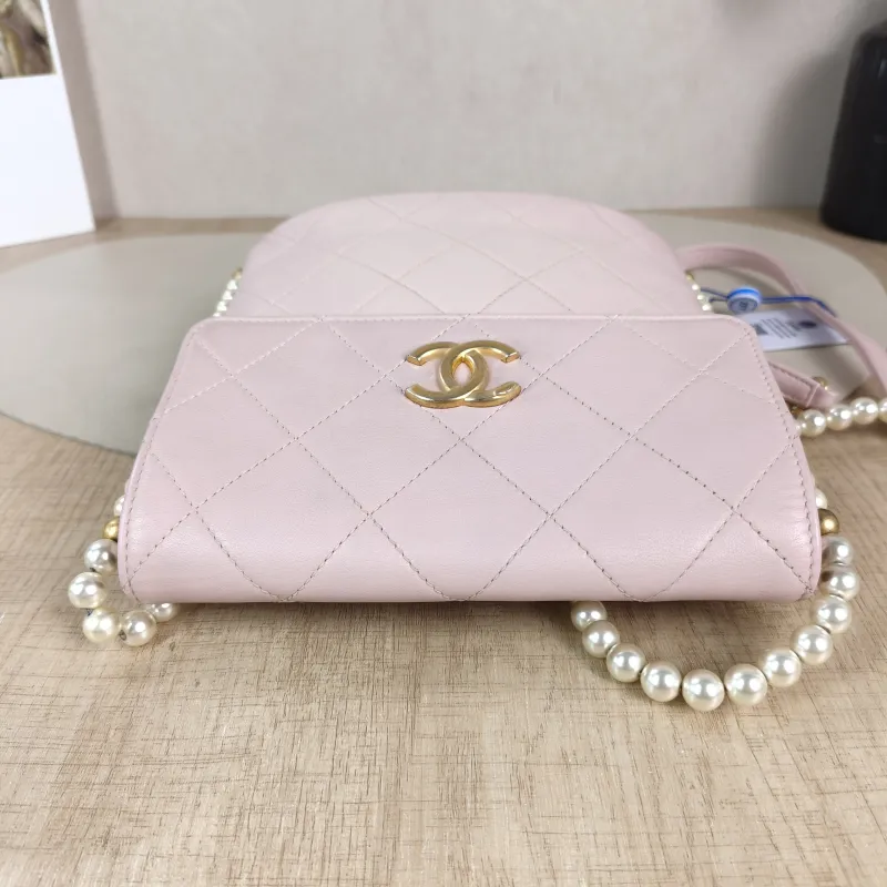 Chanel Crossbody Bag Pearl Crossbody Bag Pink Calfskin One Size 19 × 8 × 19 cm 31 — detail view 12 of 12