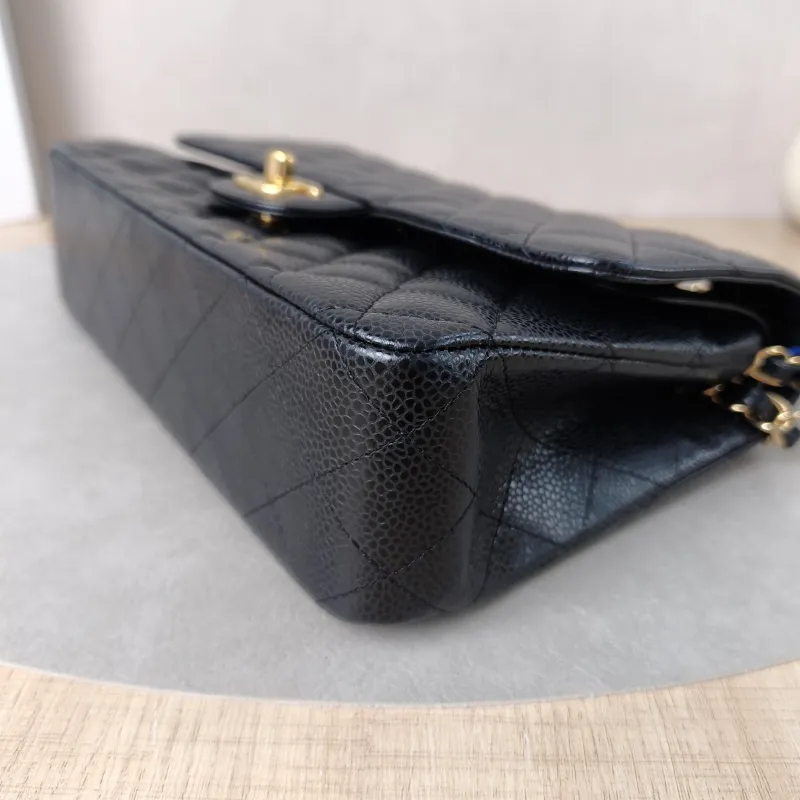 Chanel Crossbody Bag Classic Flap CF Black Grained Calfskin Medium 25.5 × 6.5 × 15.5 cm — detail view 8 of 14