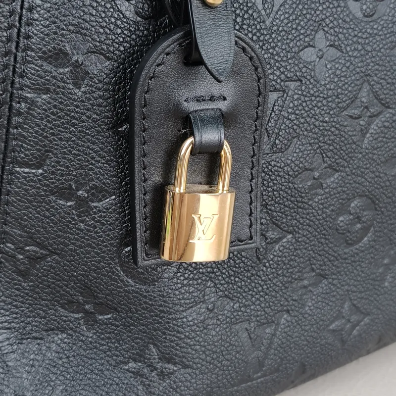 Louis Vuitton Shoulder Bag All In One Black Calfskin Small 40 × 15 × 22 cm — detail view 3 of 9