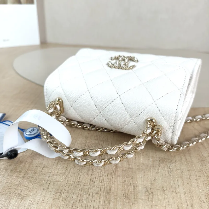 Chanel Crossbody Bag kelly White Grained Calfskin nano 15 × 5 × 11 cm — detail view 3 of 12