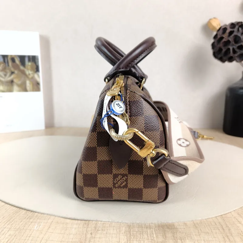 Louis Vuitton Crossbody Bag Speedy20 Shoulder Strap PVC Small20.5 × 12 × 13.5 cm — detail view 6 of 12