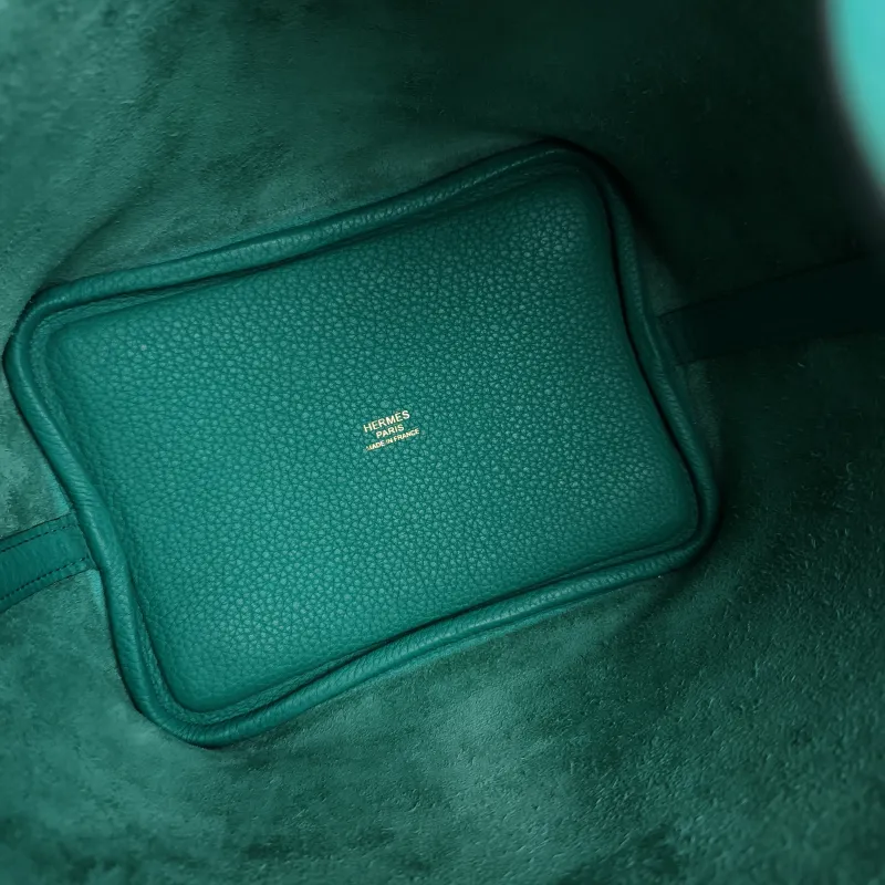 Hermès Top Handle Bag Picotin Lock 18 18 O6Vert Jade Taurillon Clemence TC Calfskin Small 18 × 13 × 18 cm U — detail view 4 of 8