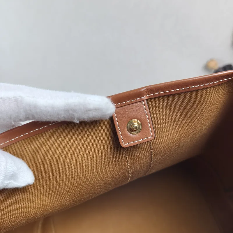 CELINE Crossbody Bag Triomphe Bucket Bag Monogram PVC Medium 24 × 18 × 27 cm — detail view 5 of 11