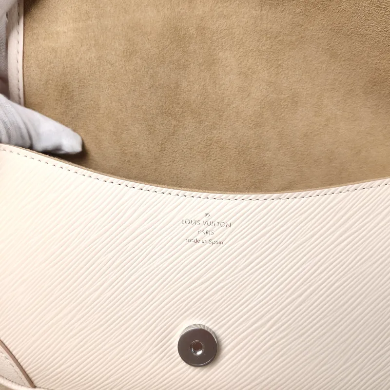 Louis Vuitton Shoulder Bag BUCI Beige Epi Embossed Calfskin One Size 24.5 × 9 × 15.5 cm — detail view 10 of 12