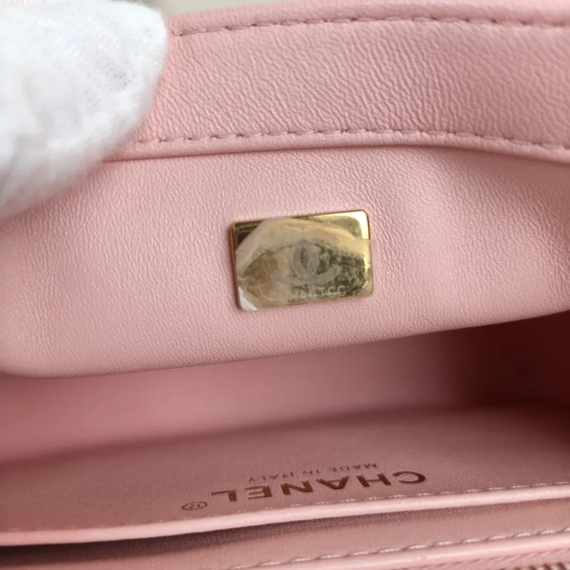 Chanel Crossbody Bag25b c Pink Lambskin mini18 × 7 × 13 cm — detail view 9 of 15