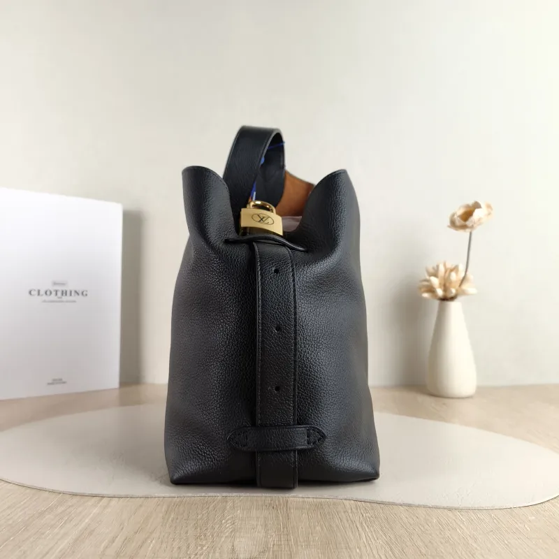 Louis Vuitton Shoulder Bag Low Key Hobo Shoulder Bag Black Calfskin Small 24 × 16 × 28 cm — detail view 3 of 11
