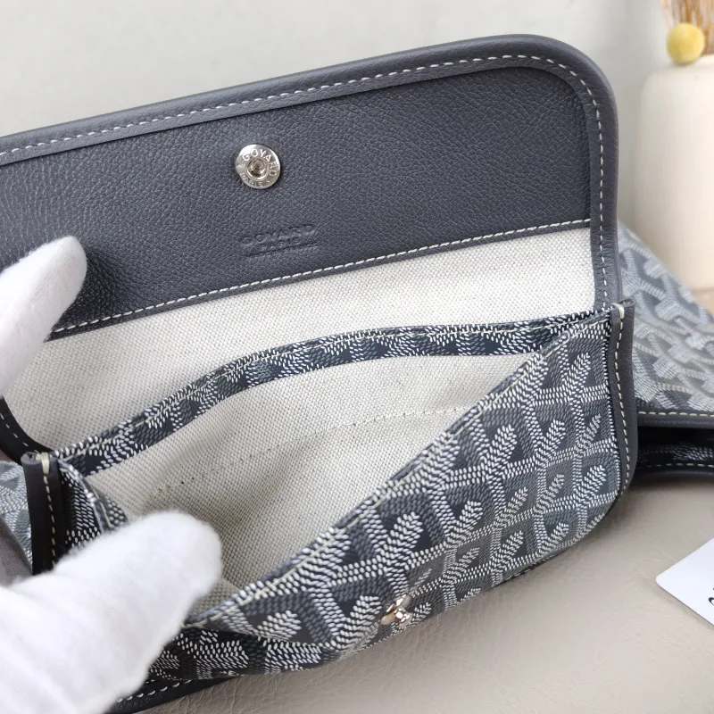 GOYARD Shoulder Bag Boheme Hobo​ Grey ine Canvas Small 43 × 14 × 27 cm — detail view 9 of 11