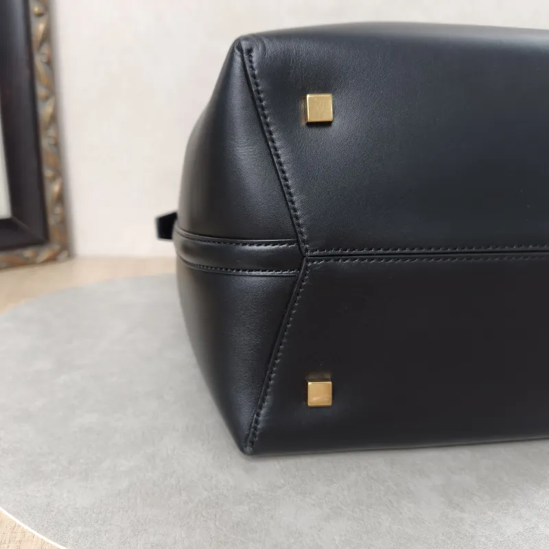 SAINT LAURENT Shoulder Bag LE 37 Black Calfskin Medium20 × 16 × 25 cm — cover view 8 of 10
