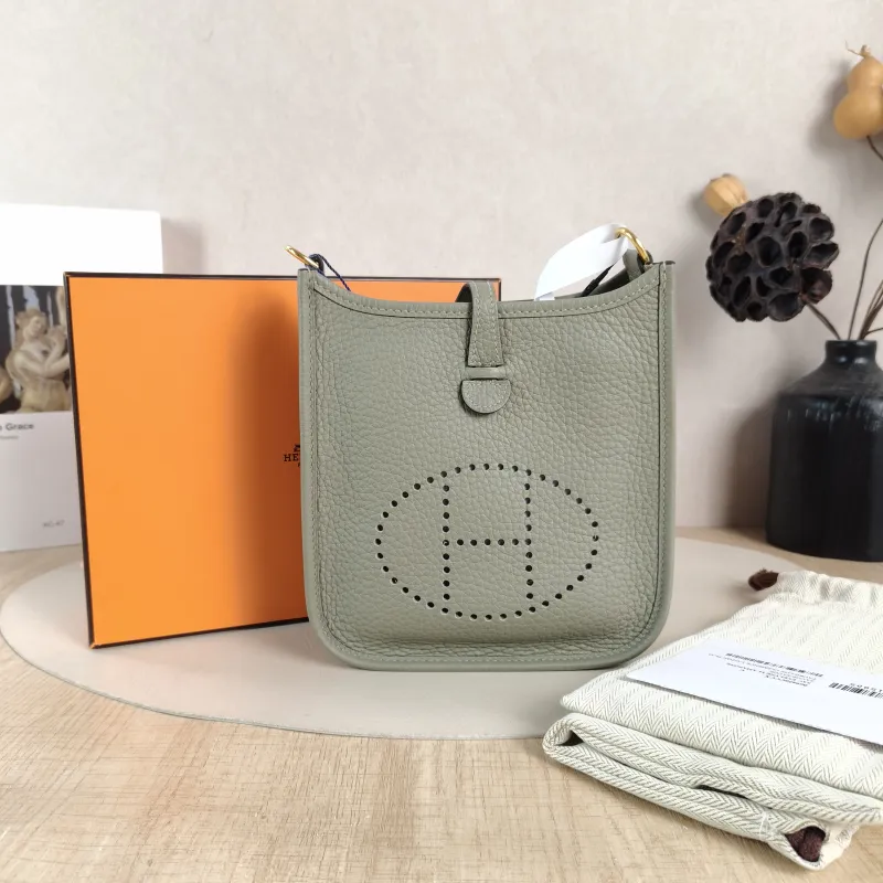 Hermès Crossbody Bag Evelyne Mini 16 Mini 16 TC Calfskin Mini 17 × 5.5 × 18 cm B — cover view 5 of 6