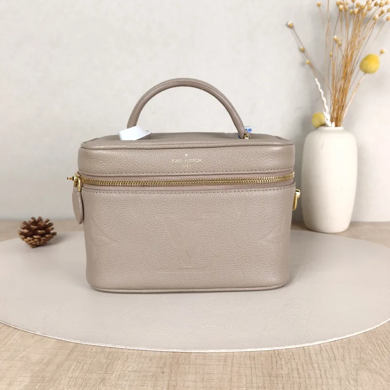 Louis Vuitton Shoulder Bag VANITY Cosmetic Bag Grey Calfskin Small19 × 11 × 13 cm