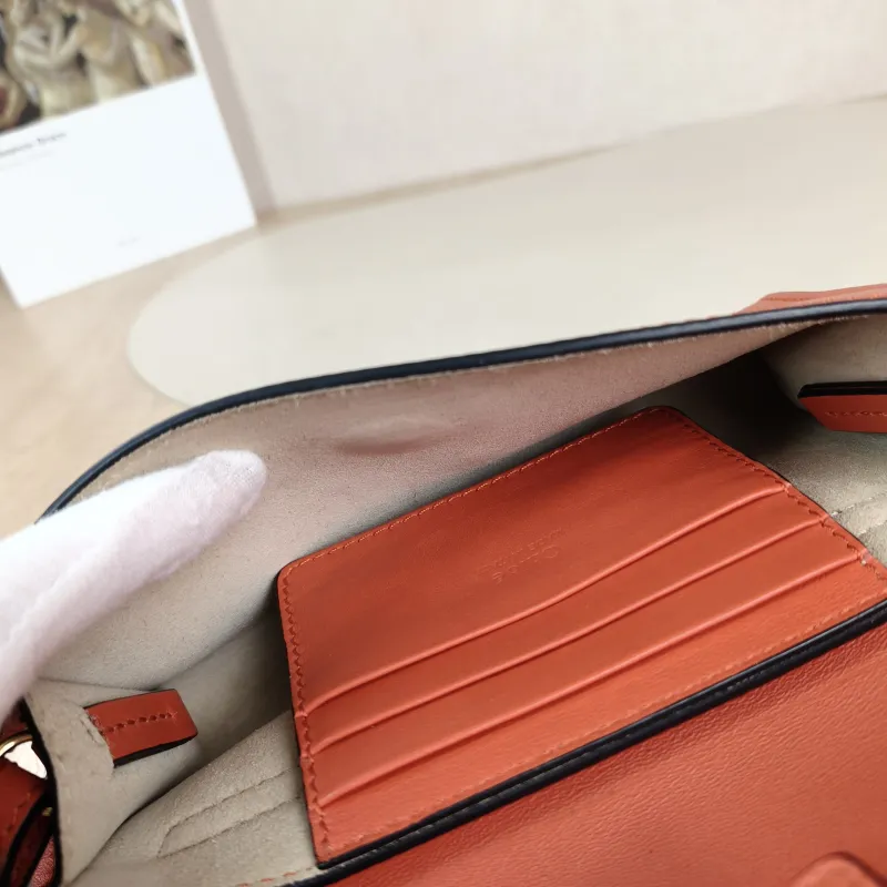 Chloé Shoulder Bag faye Crossbody Bag Red Calfskin 18 × 3 × 10 cm — detail view 3 of 11