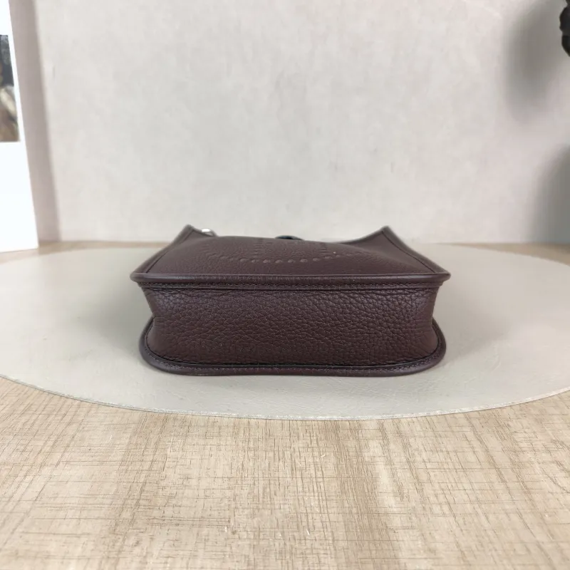 Hermès Crossbody Bag Evelyne Mini 16 Mini 16 0G Taurillon Clemence TC Calfskin Mini 17 × 5.5 × 18 cm B — cover view 3 of 5