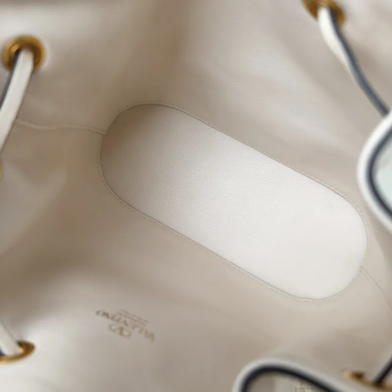 Valentino Shoulder Bag Bucket Bag White Calfskin 20 × 8.5 × 18 cm — detail view 1 of 11