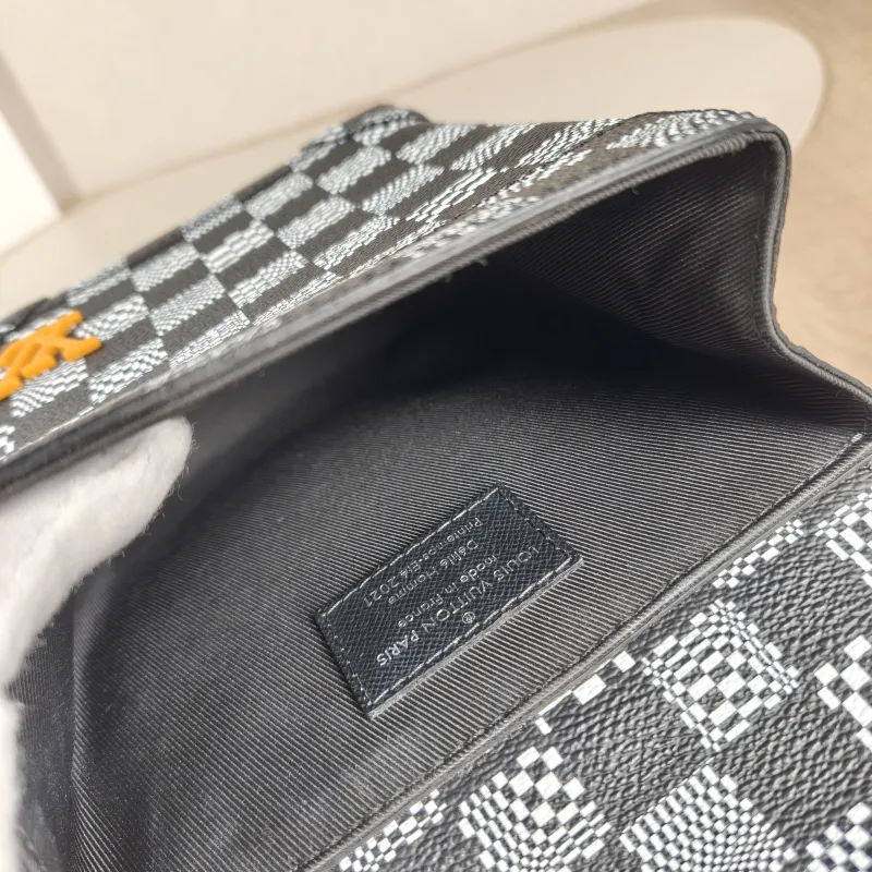 Louis Vuitton Shoulder Bag Nano Steamer Shoulder Bag Colorblock PVC nano 15 × 7 × 18 cm — detail view 8 of 11