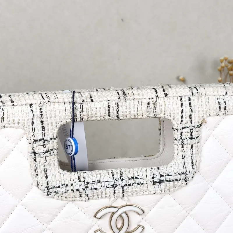Chanel Shoulder Bag Edition c Tote Bag White Calfskin One Size26 × 6 × 29.5 cm — detail view 3 of 14