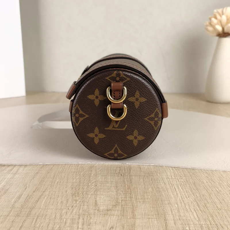 Louis Vuitton Crossbody Bag Papillon Trunk Monogram PVC Small19 × 9 × 9 cm — detail view 8 of 11