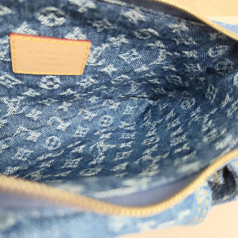 Louis Vuitton Shoulder Bag Pochette Accessories Cargo One Size 23.5 × 3 × 14 cm — detail view 2 of 11