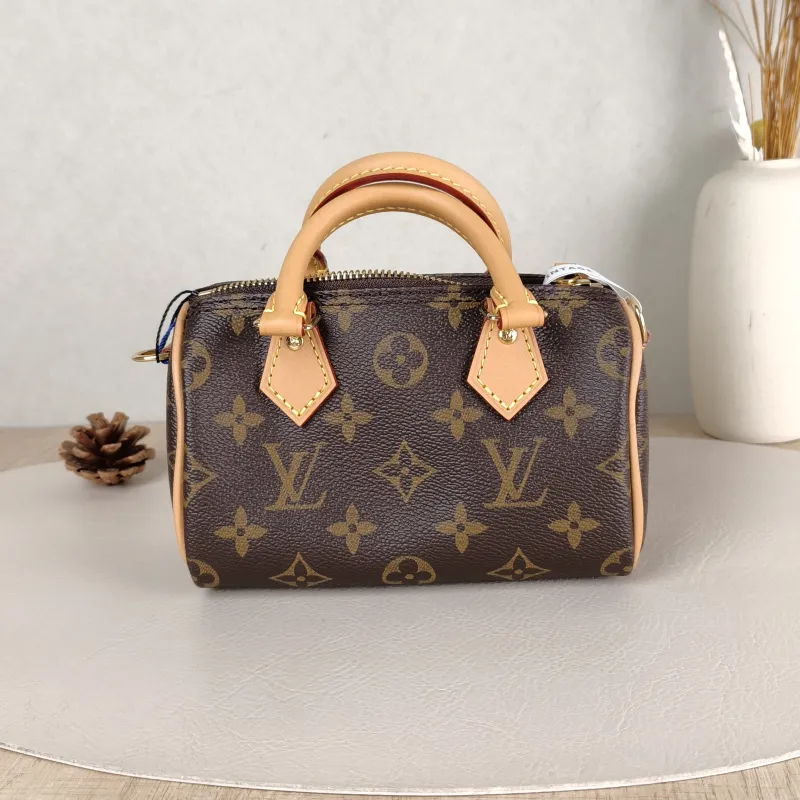 Louis Vuitton Crossbody Bag Speedy Nano Shoulder Strap PV Cnano16 × 7.5 × 10 cm
