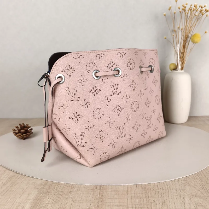 Louis Vuitton Crossbody Bag BELLA Pink Calfskin One Size22 × 14 × 19 cm — cover view 2 of 5