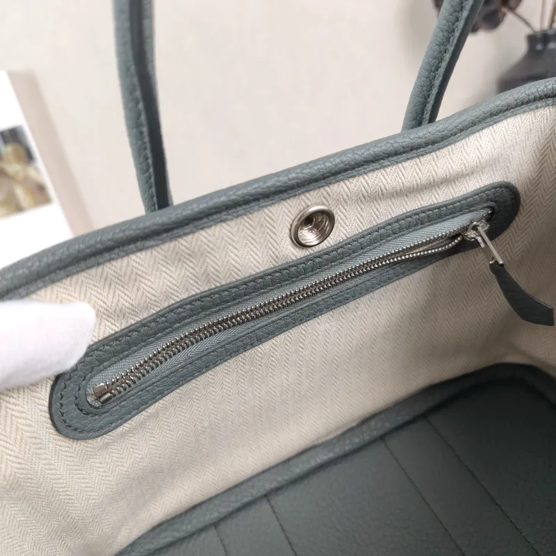 Hermès Top Handle Bag Neo Garden 23 Mini 63 Negonda Calfskin Mini 23 × 10 × 16 cm k — detail view 3 of 9