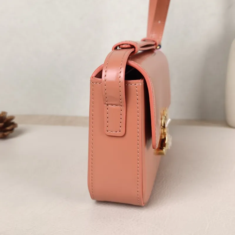 CELINE Shoulder Bag CLAUDE Shoulder Strap Edition Red Calfskin Medium 20.5 × 4 × 11.5 cm — detail view 2 of 11