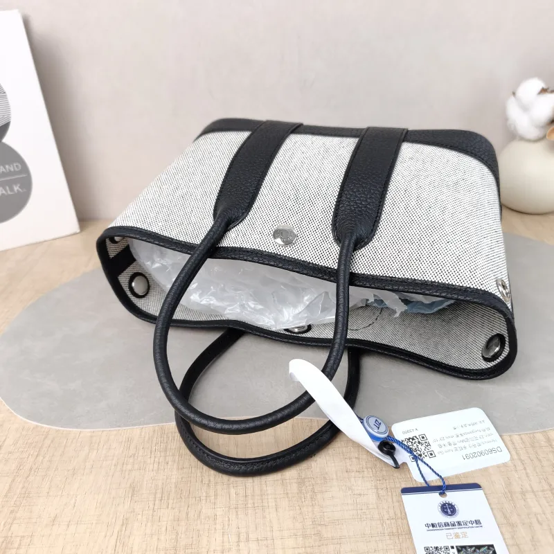 Hermès Top Handle Bag Neo Garden 23 Mini Black · Beige Canvas · Negonda Calfskin Mini 23 × 10 × 16 cm G — detail view 11 of 11