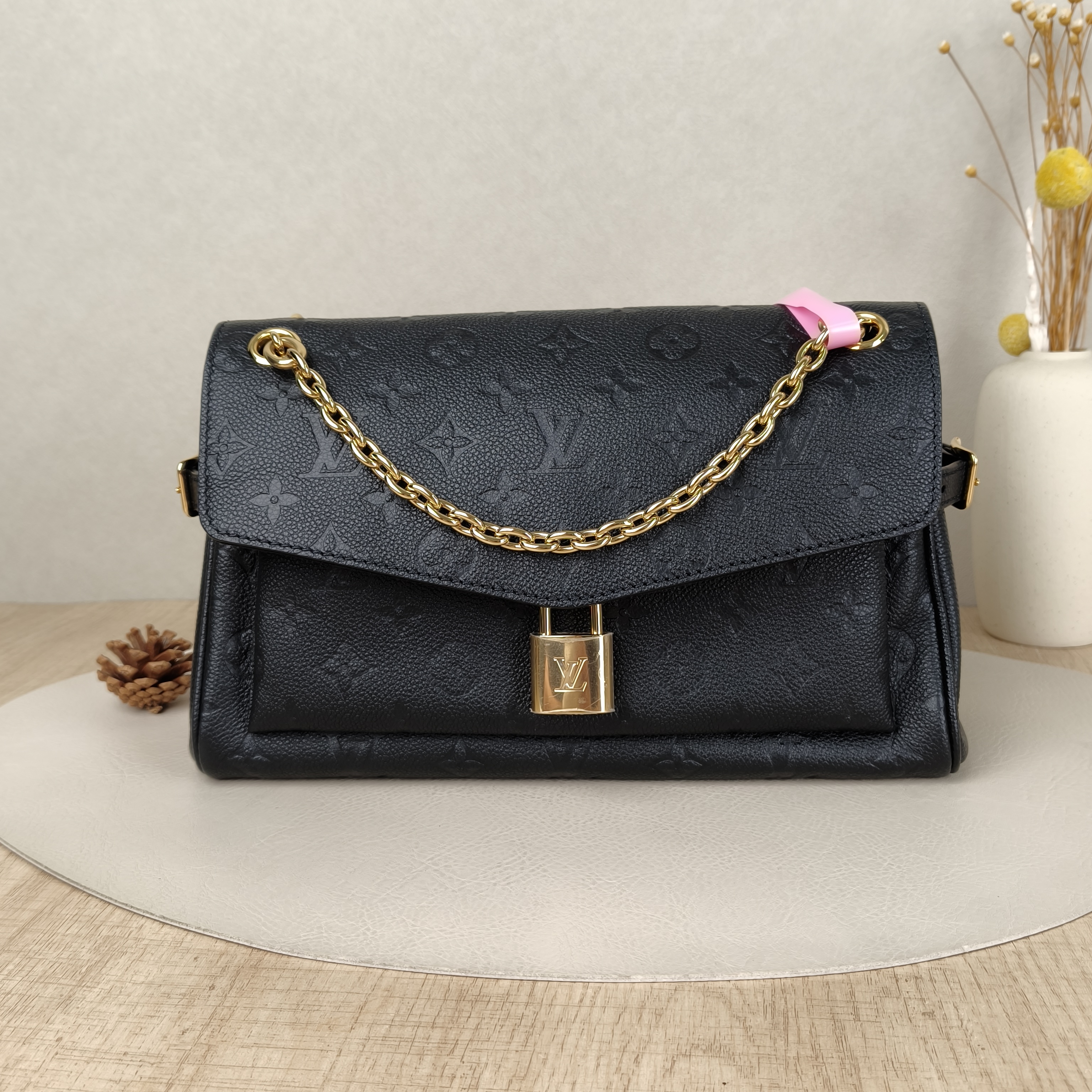 Louis Vuitton Shoulder Bag Anytime Flap Bag Black Calfskin29.5 × 9.5 × 18.5 cm