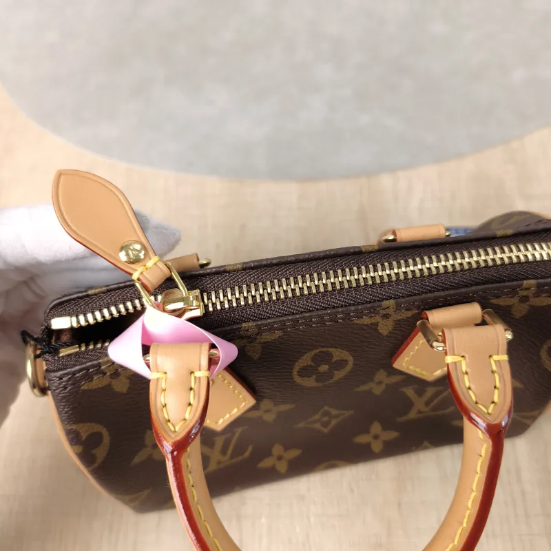 Louis Vuitton Crossbody Bag Speedy Nano Shoulder Strap PV Cnano16 × 7.5 × 10 cm — detail view 3 of 13