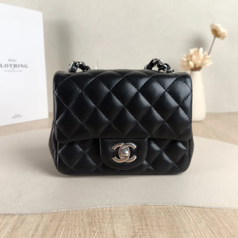 Chanel Crossbody Bag Classic Flap Mini CF Mini Black Lambskin17 × 8 × 13.5 cm