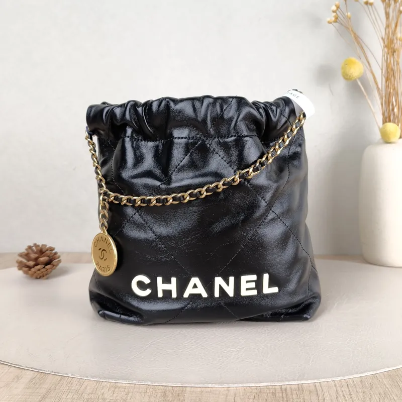 Chanel Shoulder Bag 22Bag Black CC alfskin Mini 20 × 6 × 19 cm