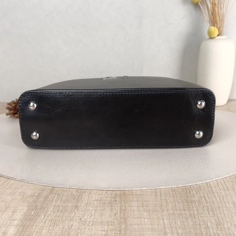 Louis Vuitton Crossbody Bag Capucines East West Black Calfskin BB 26.5 × 8 × 14 cm — cover view 5 of 5
