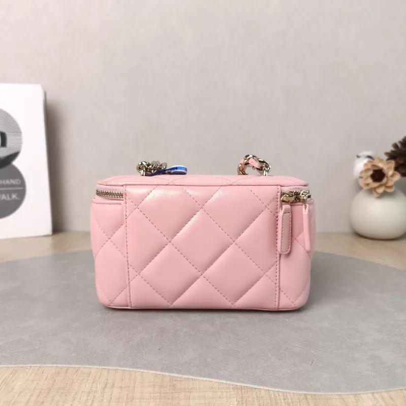 Chanel Crossbody Bag Edition Pink Lambskin One Size 16 × 8 × 9.5 cm 31 — cover view 3 of 5
