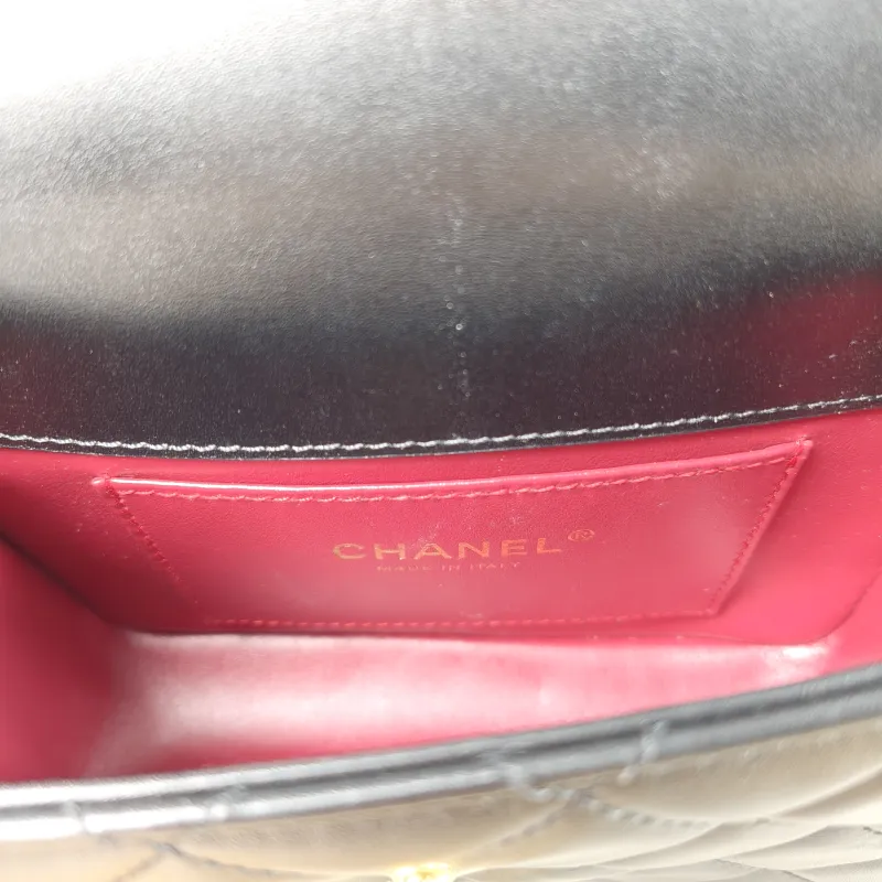 Chanel Crossbody Bag Crossbody Bag Black Lambskin One Size 17 × 5 × 12 cm — detail view 9 of 14