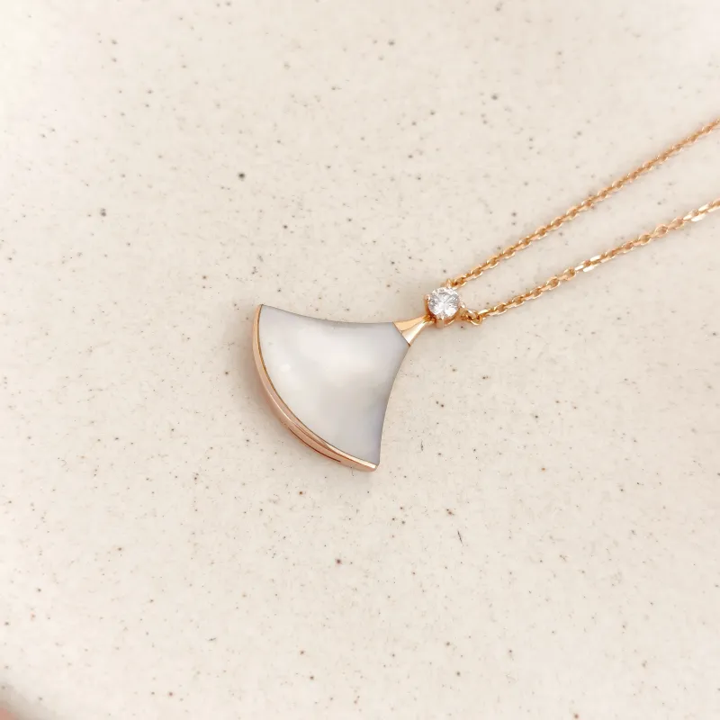 Bvlgari Necklace DIVAS’ DREAM Collection Pearl White Mother-of-Pearl Diamond18KR ose Gold Medium44cm — cover view 2 of 8