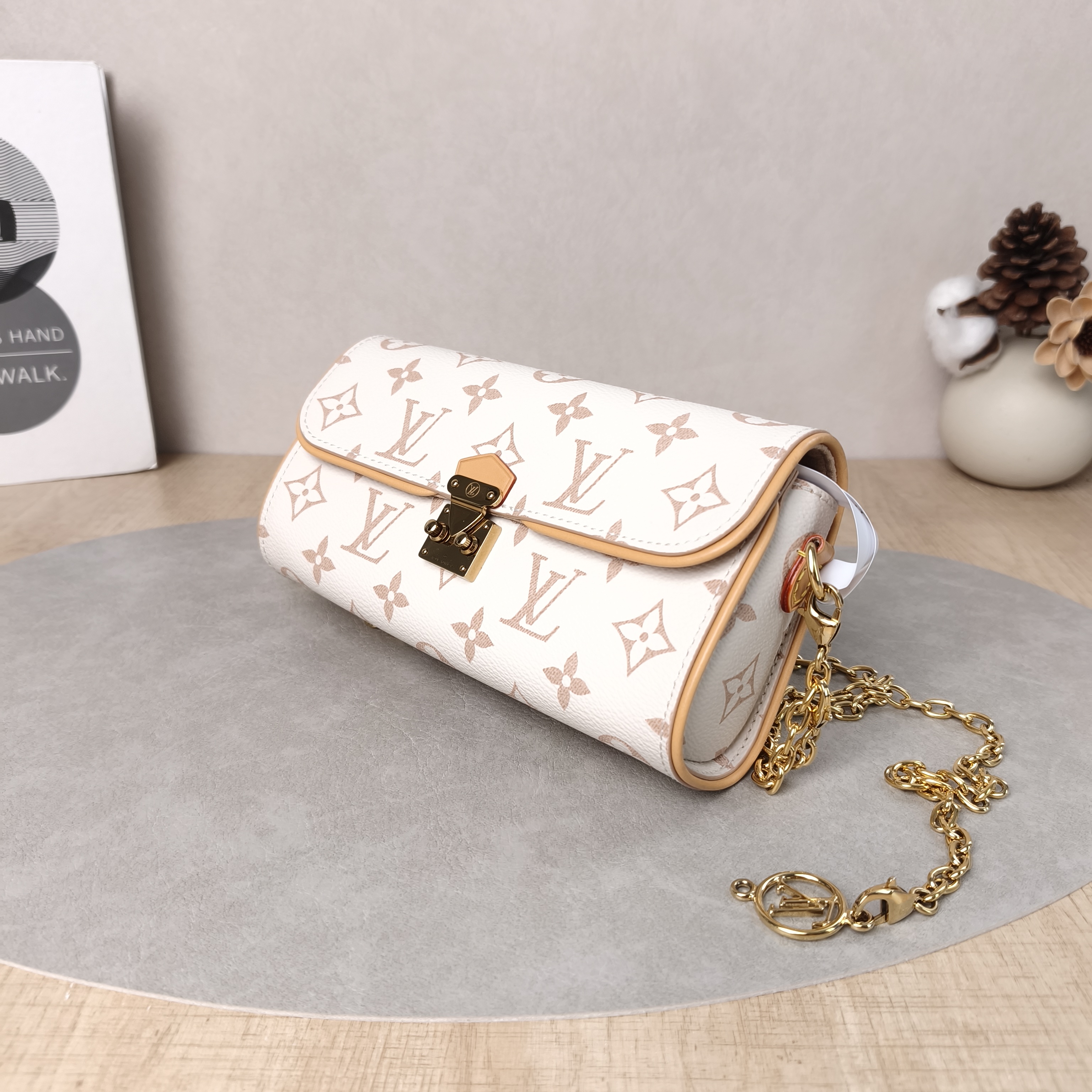 Louis Vuitton Crossbody Bag POCHETTE CAMILLE PVC One Size20.5 × 6 × 11 cm — cover view 5 of 5
