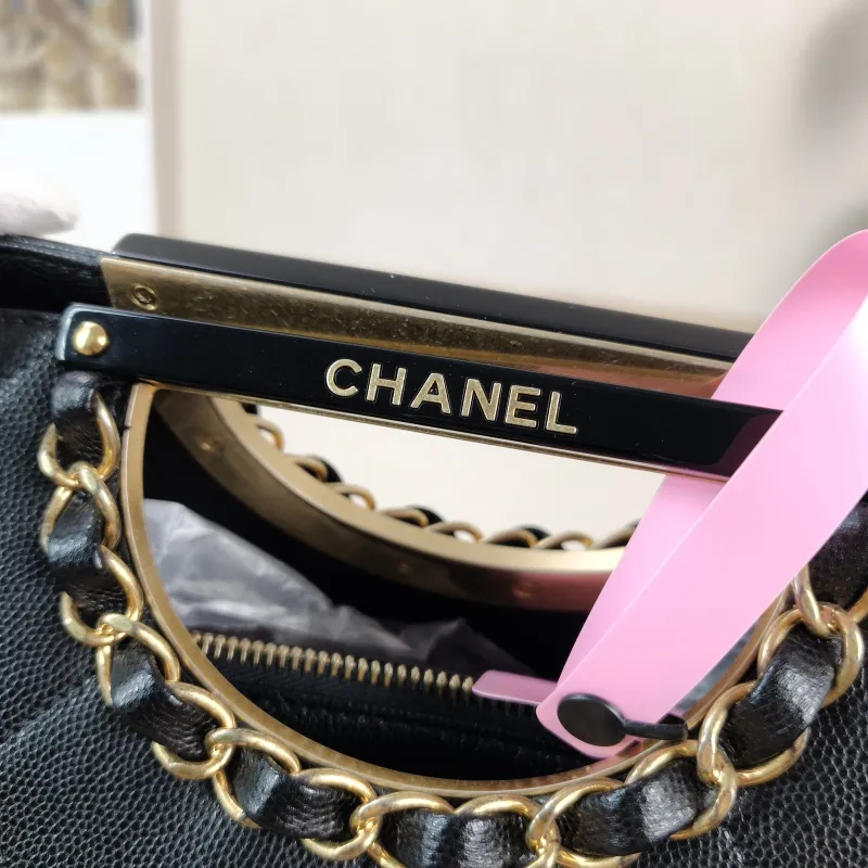 Chanel Top Handle Bag Shoulder Bag Black Grained Calfskin One Size 25 × 9 × 20 cm 29 — detail view 1 of 10