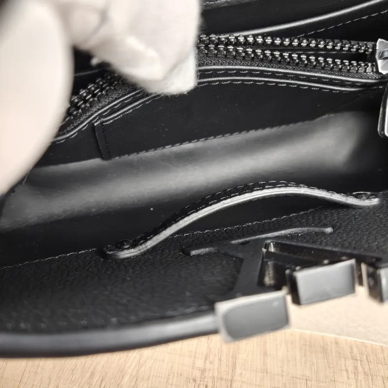 Louis Vuitton Crossbody Bag Capucines East West Black Calfskinmini22 × 8 × 12 cm — detail view 14 of 14