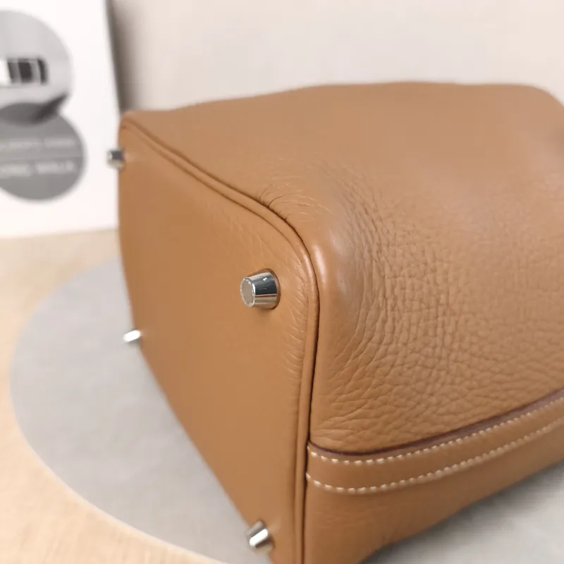 Hermès Top Handle Bag Picotin Lock 18 1837 Brown Taurillon Clemence TC Calfskin Small18 × 13 × 18 cm — detail view 7 of 18