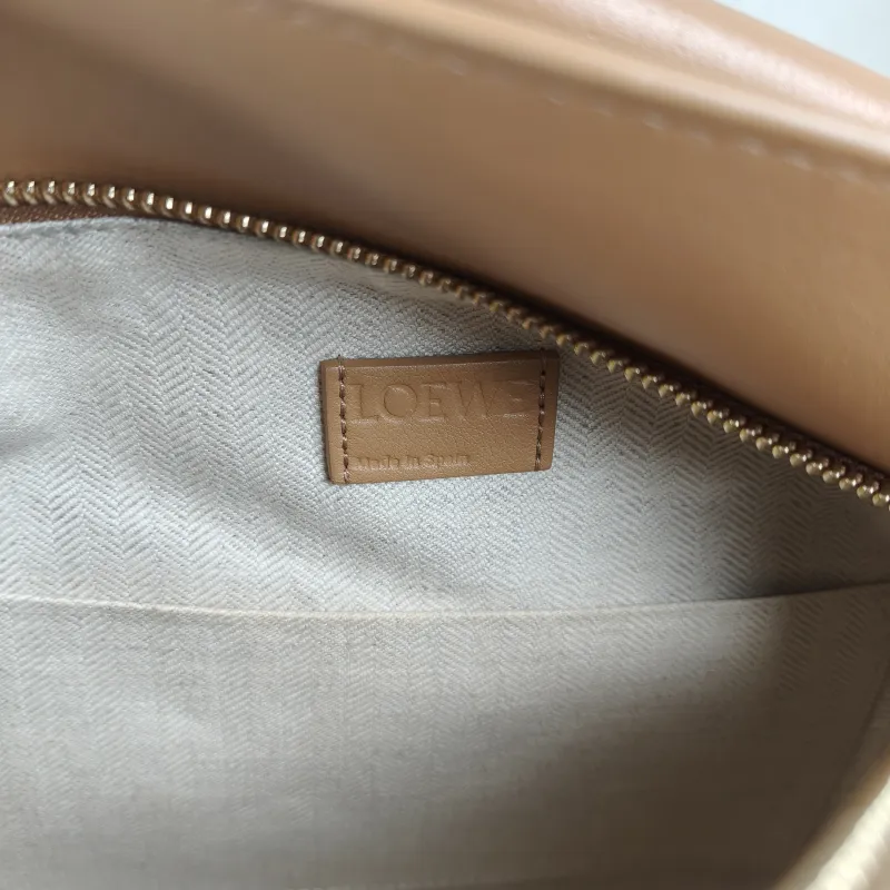 LOEWE Crossbody Bag Puzzle Brown Black CC alfskin Small 24 × 10.5 × 16.5 cm — detail view 10 of 12
