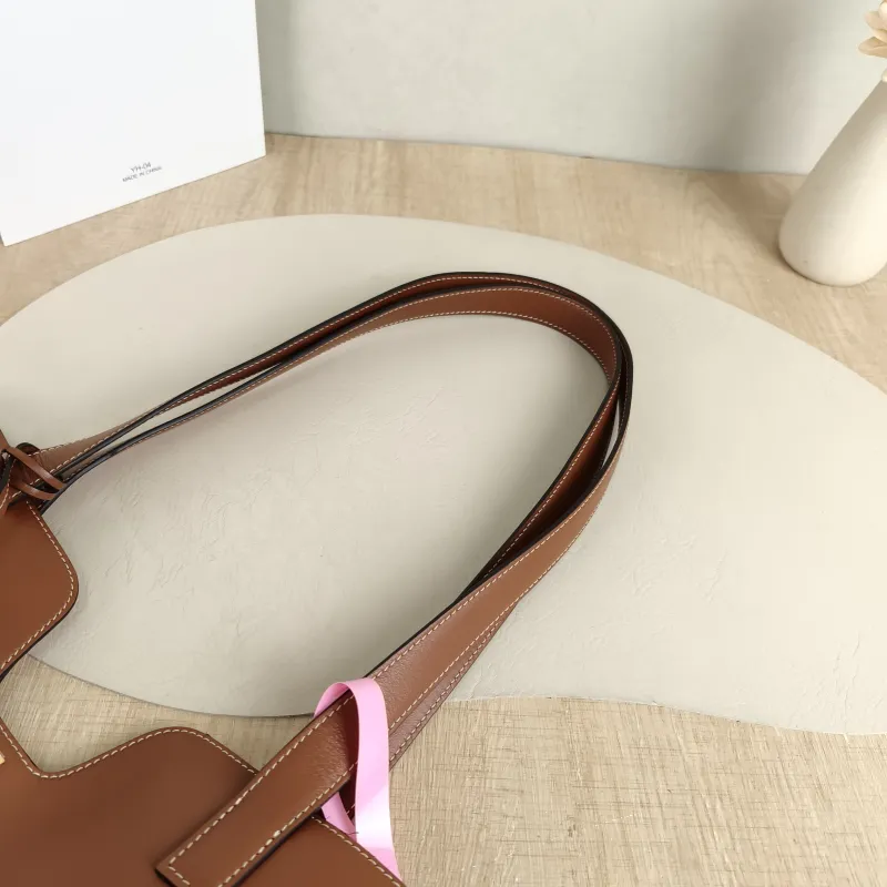 CELINE Shoulder Bag Cabas 16 Tote Bag Caramel Calfskin Large 37 × 14 × 26 cm — detail view 3 of 11