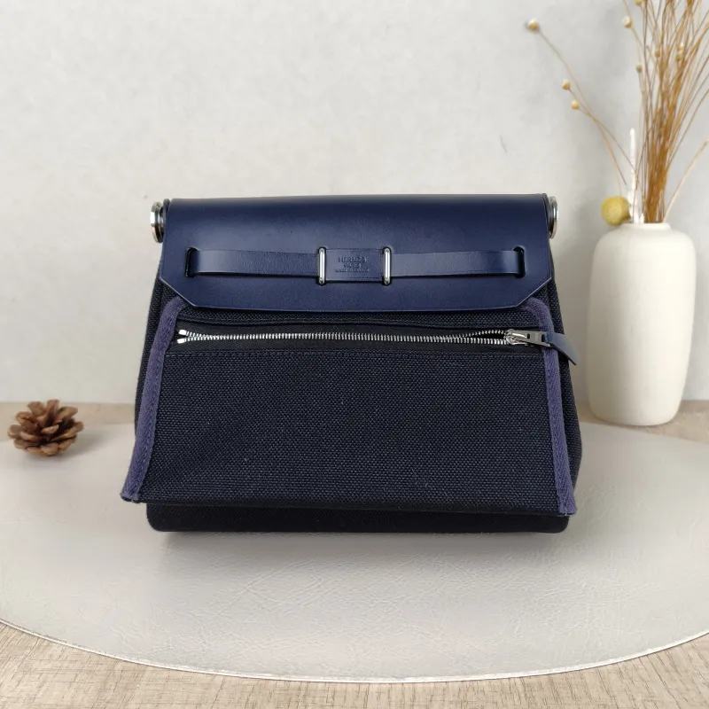 Hermès Crossbody Bag Herbag Zip 20Black Calfskin，Canvasmini20.5 × 7 × 16.5 cm — cover view 2 of 6