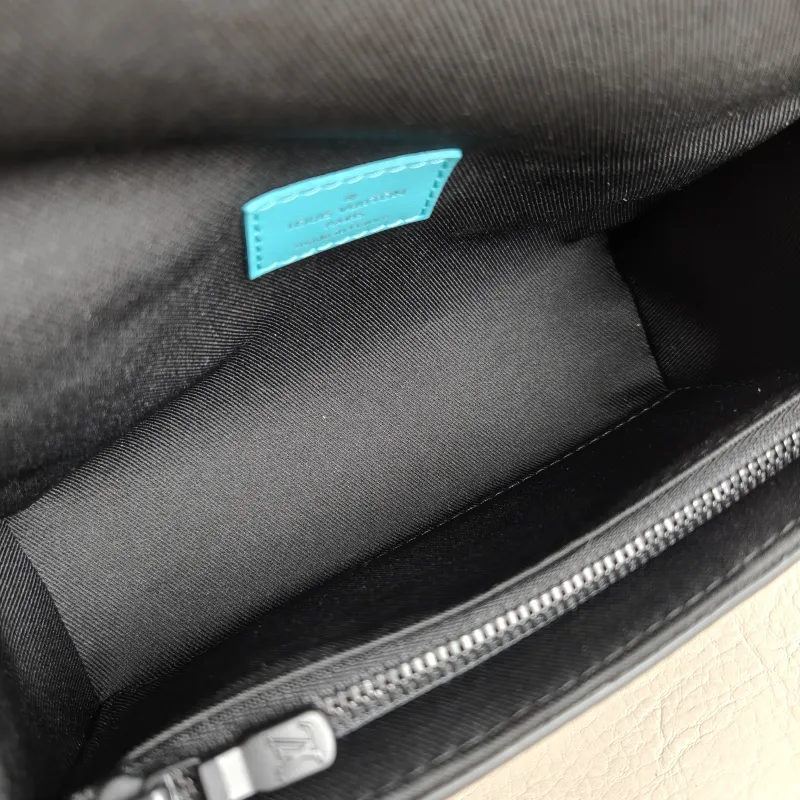 Louis Vuitton Crossbody Bag Steamer Box Grey · Blue PVC · Calfskin Mini 18 × 6.5 × 11 cm — detail view 8 of 11